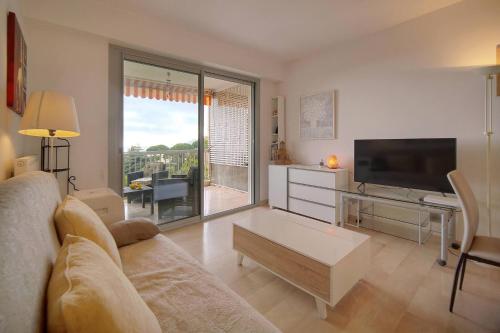 FRGK HORIZONS Executive Sea View Apartment 2 BDR Terrace Pool Parking