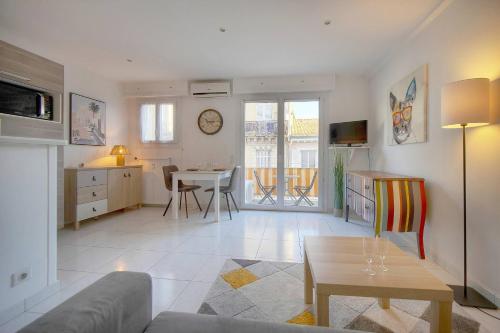FRGK "Elegant studio CLEMENCEAU terrace WIFI HIGH-SPEED "