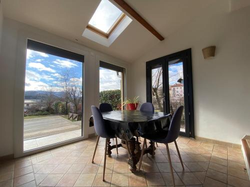 Bilde i galleriet til La Villa Soleil i Veynes