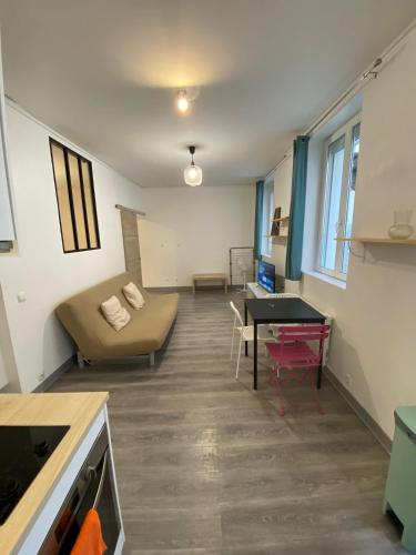 FLCbm - Large terrace -Belle de Mai- St Charles