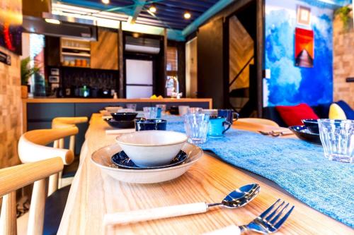 3 min walk from Sangenjaya Sta, 90square meters, Bouldering