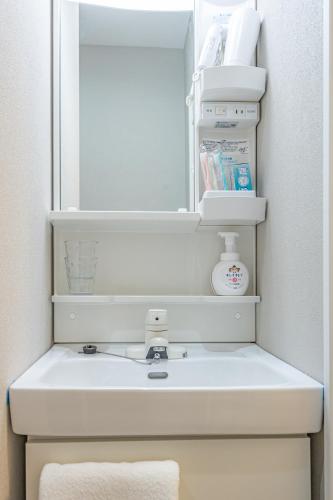 Sunny inn hotel 2 min walk to Iriya Station Direct to Ueno and Asakusa