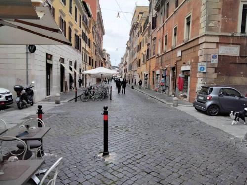 Laura's Vatican Stay Near St Peters and Metro