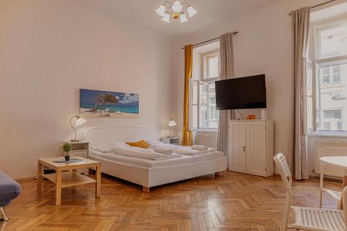 Stylish 2BR, Perfect Location & Well Connected