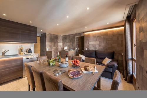 304 Luxury Apartment for 14 Balconies Parking Wifi