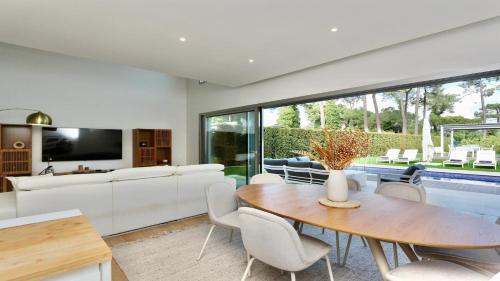 Villa Barinel by Cleverdetails located in a quiet and privileged area of Vilamoura
