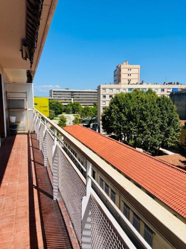 Appartement calme donnant sur le Stade Vélodrome