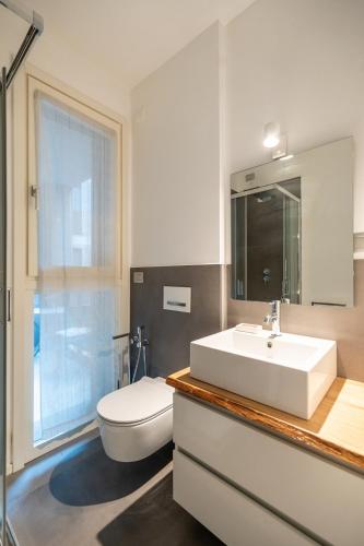 Duomo-Sempione, Luxury Apartment with balcony - M5
