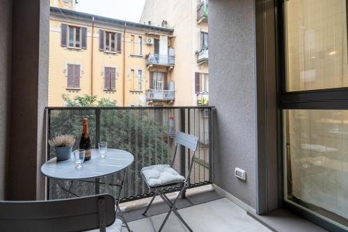 Duomo-Sempione, Luxury Apartment with balcony - M5