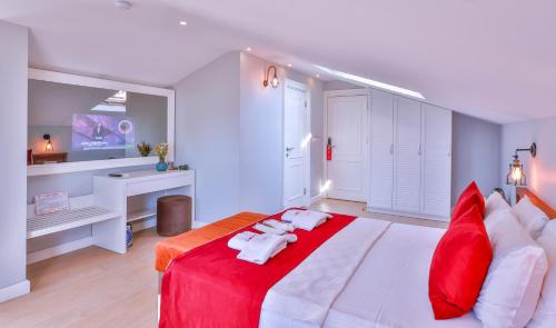 Deluxe Double Room with Balcony and Sea View