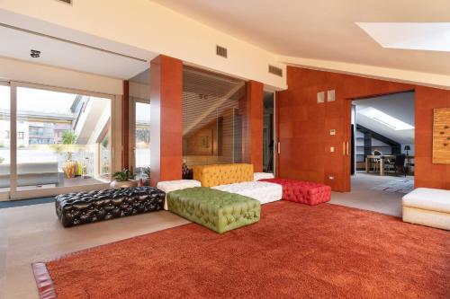 GuestHost - 500sqm luxury with Spa, Gym, Terrace, Game Room & Garage