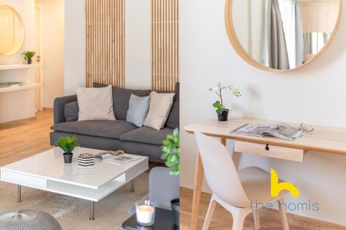Sunny Athenian Oasis Spacious Family Haven!