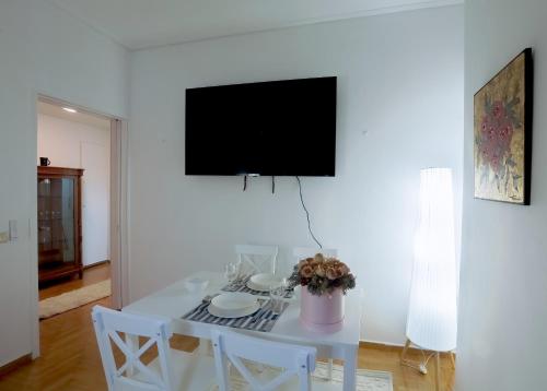 Kassandra lovely floor appartment in Patriarchou Ioakim the heart of Kolonaki