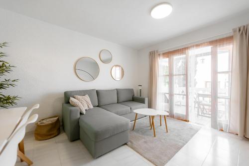 Jasmine Apartment - Heated Pool & Cozy Patio