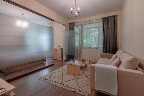 Nice 1 BDR apartment next to National Palace of Culture