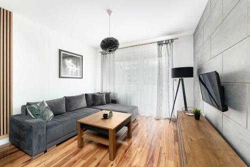 Przytulne Apartamenty z Balkonem w Centrum Blisko Plaży by Noclegi Renters