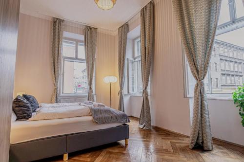 Comfortable 2BR & 1LR Apt in Central Vienna