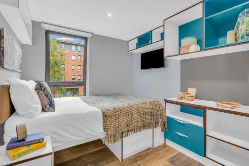 Foto Studio For 2 In Leeds Free Breakfast 1
