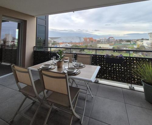 T2 lumineux avec terrasse vue Zénith - parking inclus photo 7
