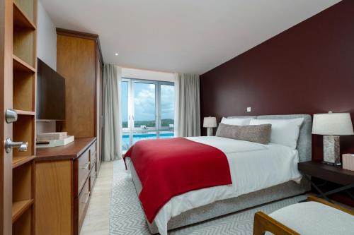 Postel nebo postele na pokoji v ubytování Ruby - 2-bed condo with pool