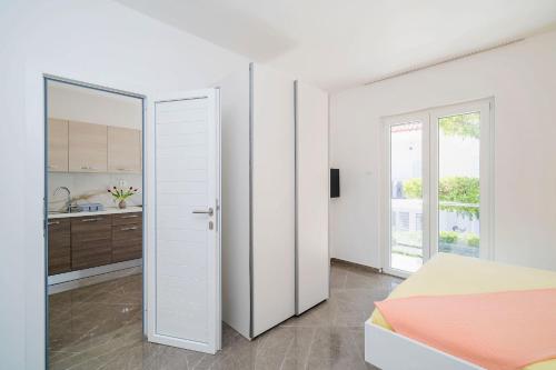 Apartment and Rooms Mato