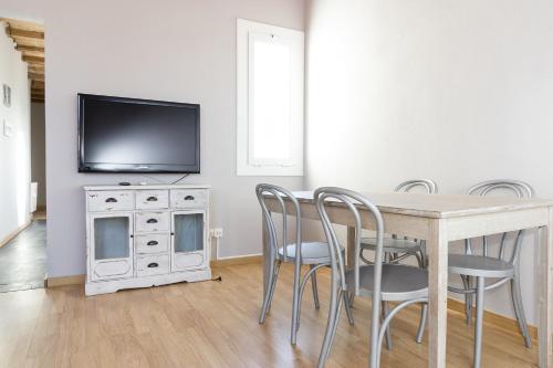 ApartEasy mid-term ONLY for VACATIONS stays, ATIC GRACIA