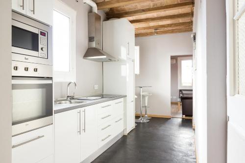ApartEasy mid-term ONLY for VACATIONS stays, ATIC GRACIA