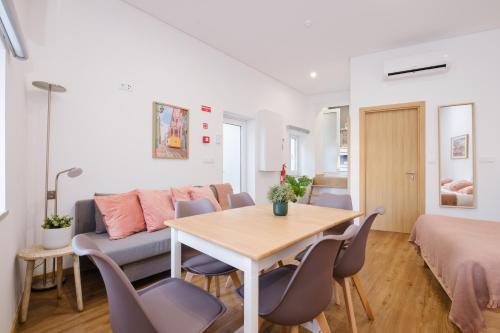NEW! House with Hot Tub by Douro River & Iconic Bridge