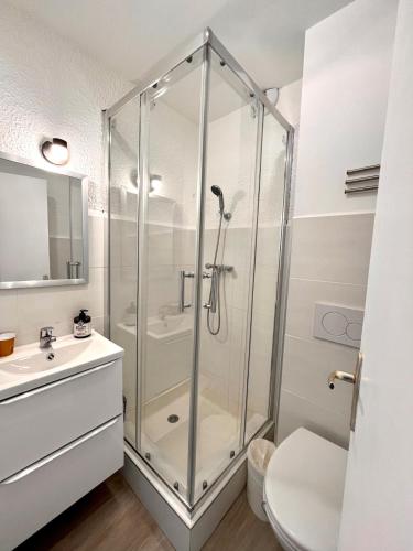 Sea View Apt, 3 Beds, AC, Ideal for Congresses