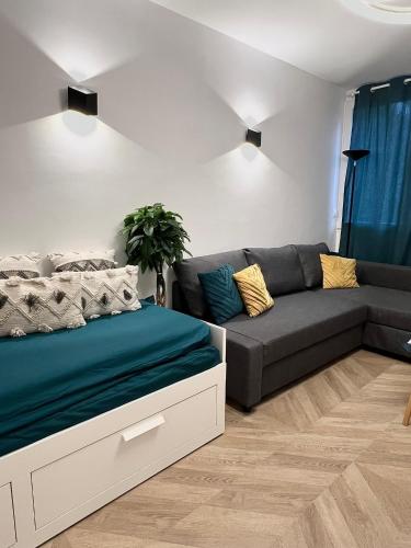 PARIS-MONTROUGE Magnifique appartement- très cosy pour 1 - 6 personnes refait à NEUF -ENTIRE APARTMENT LUXURIOUS AND WARM -Montrouge Paris 14ème - Proche Aéroport Orly Parc Expositions Porte de Versailles FREE WIFI GRATUIT