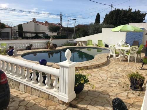 tout confort piscine privée proche de tout