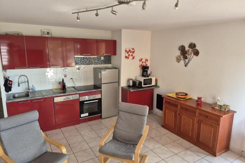 Large T4 with pool terrace and beach on foot