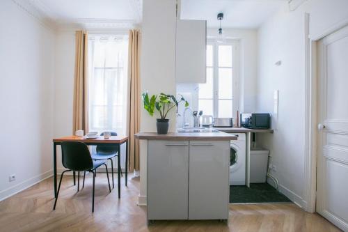 Cozy and elegant Parisian studio