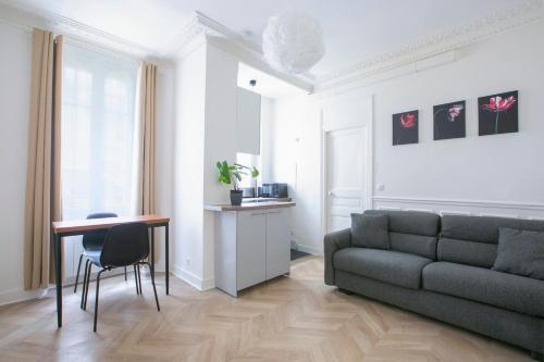 Cozy and elegant Parisian studio