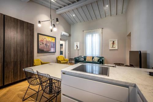 Hs4U Ricasoli Luxury apartment near Duomo N.2