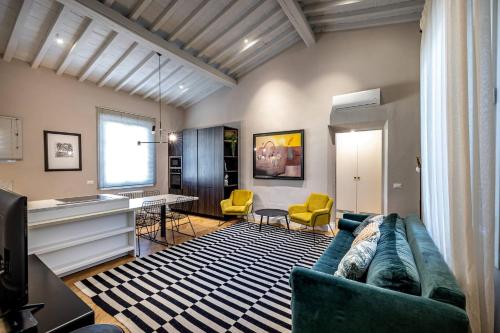 Hs4U Ricasoli Luxury apartment near Duomo N.2