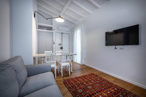 JCL first apt in the hearth of Florence