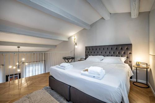 Hs4U Ricasoli Luxury apartment near Duomo N. 3