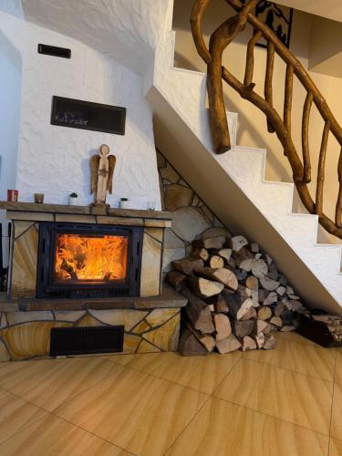 Chata z Kominkiem - Drozdówka Solina- 6-9-2-2-8-1-3-6-3