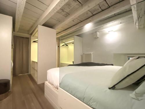 INTOMILAN I Design Loft San Babila
