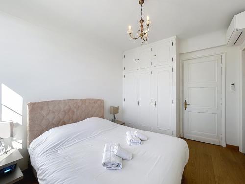 Palais Alexandre III Magnificent 4 sea view 100m from the Croisette