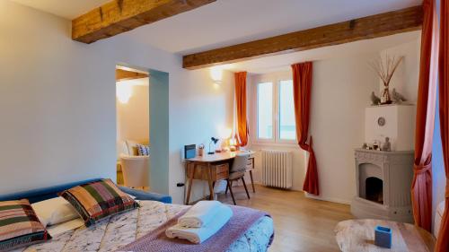 Pellicceria Charm Apartment