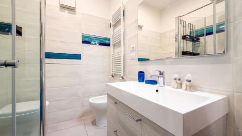 Cozy 2BR for 6 Guests Near Metro, Piazza Vittorio