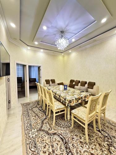 Zona d'estar a Apartment Oltintepa