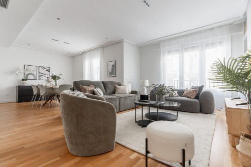 Stunning spacious -3Bdr 25Baths -Salamanca