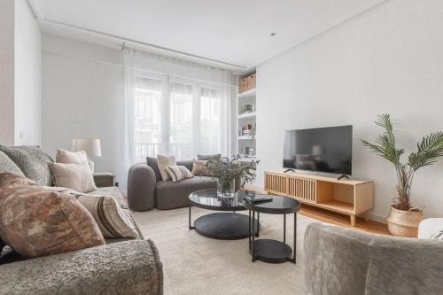 Stunning spacious -3Bdr 25Baths -Salamanca