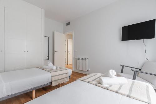 Stunning spacious -3Bdr 25Baths -Salamanca