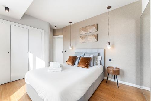 GuestReady - Blue shades with panoramic city views