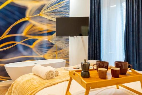 3 Suites, Freestanding Tub, XL Luxury Apartment