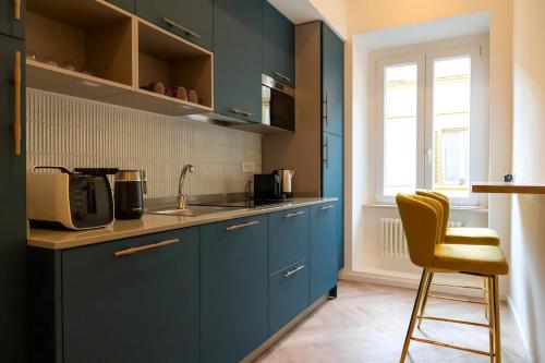 3 Suites, Freestanding Tub, XL Luxury Apartment